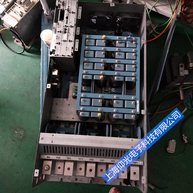 上海鮑米勒Baumuller伺服器伺服驅(qū)動(dòng)器無(wú)顯示故障維修電話