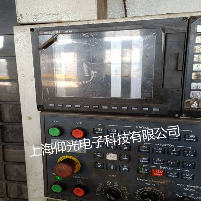 三菱數(shù)控系統(tǒng)維修上電黑屏