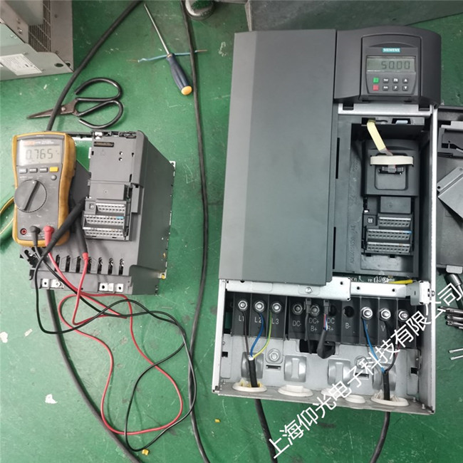 西門子6se440變頻器上電運行顯示過流故障維修
