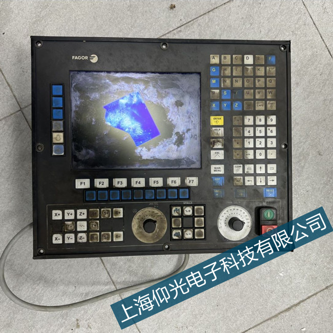 發格數控維修系統上電后屏幕顯示高亮但沒有內容修理