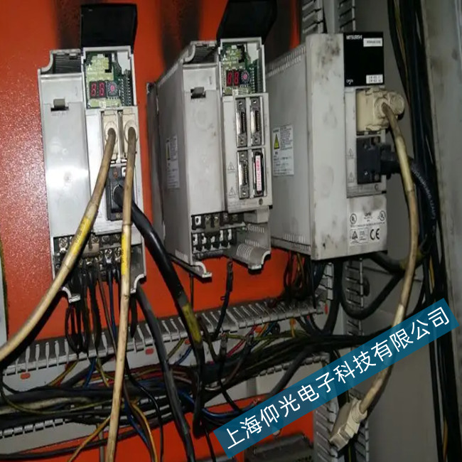 三菱數控系統M70 M80系列維修-顯示屏白屏故障檢修