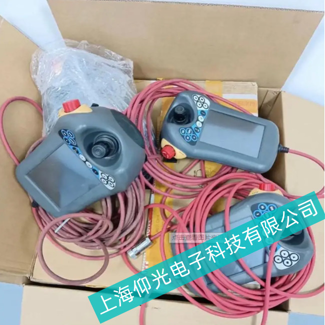 上海浦東噴涂ABB機器人示教器DSQC679出現閃屏故障維修方法