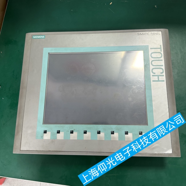 上海西門子觸摸屏KTP1500出現(xiàn)閃屏現(xiàn)象一般是什么問題哪里維修?
